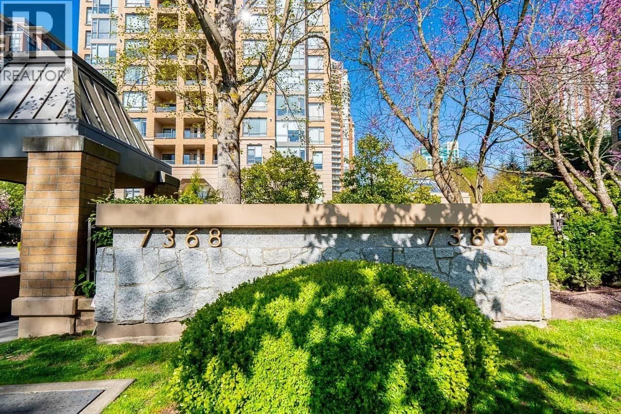 #301 7368 SANDBORNE AVENUE, Burnaby, BC photo 3