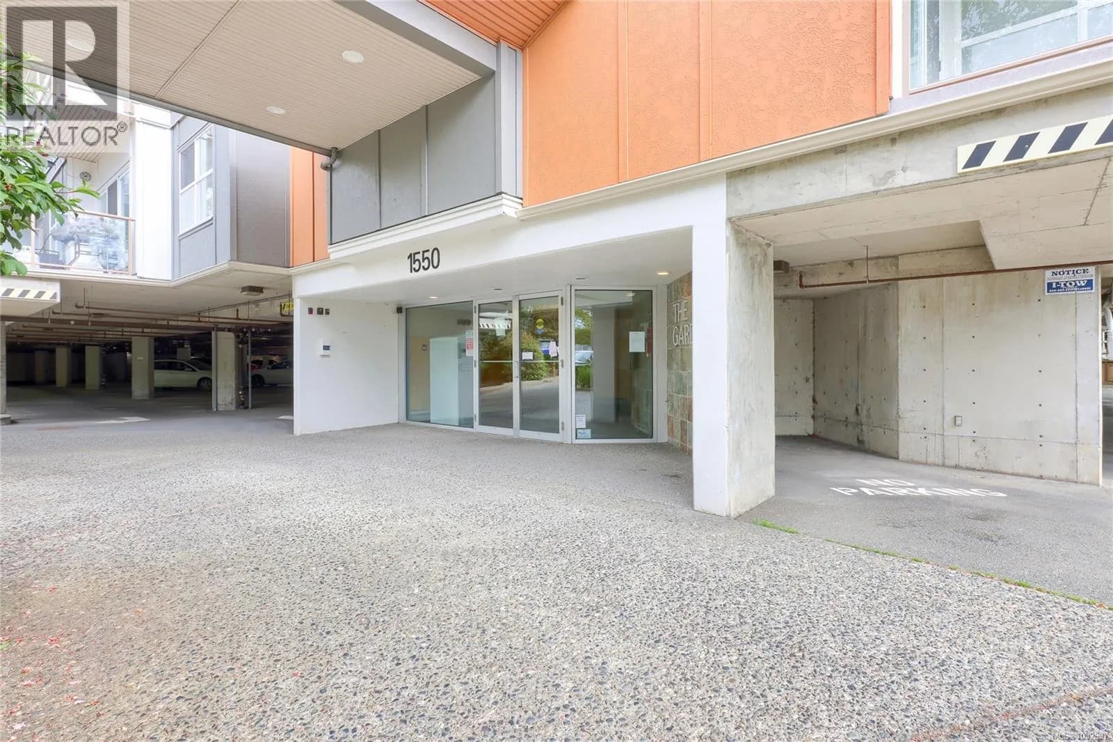 #207 1550 Church Ave, Saanich, BC photo 2
