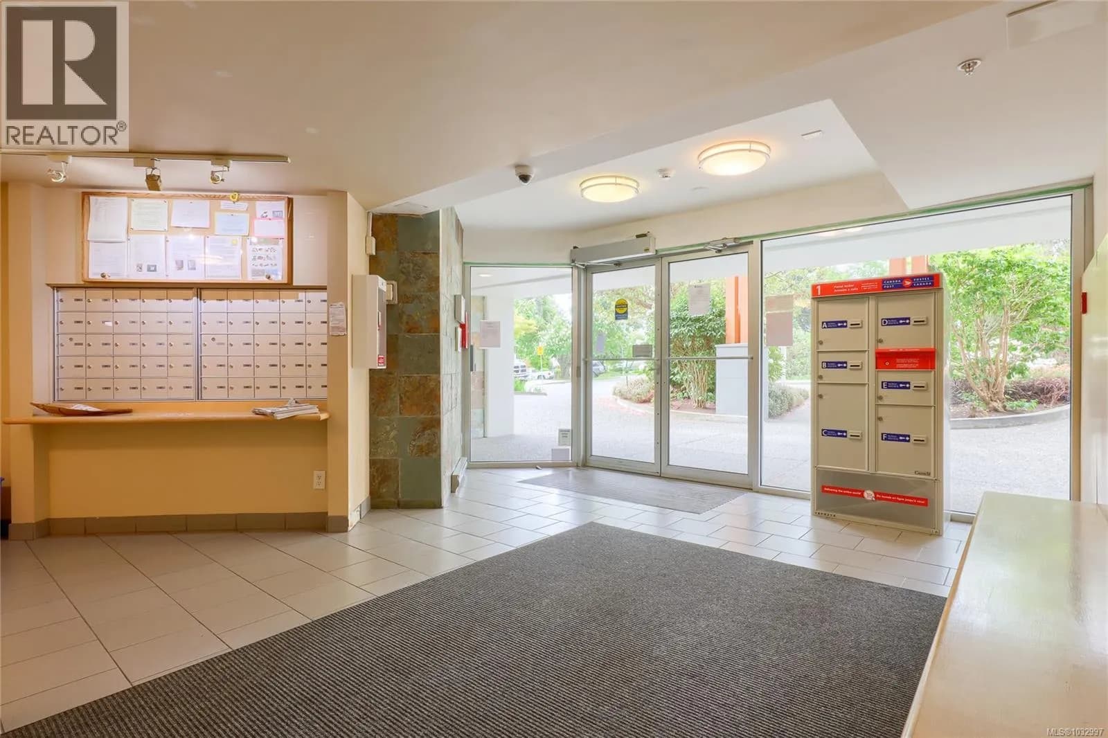 #207 1550 Church Ave, Saanich, BC photo 3