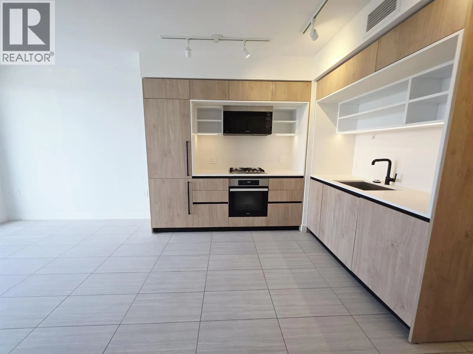 #2405 5058 JOYCE STREET, Vancouver, BC photo 4