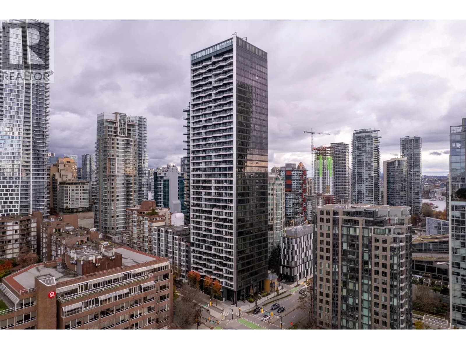 889 PACIFIC STREET, Vancouver