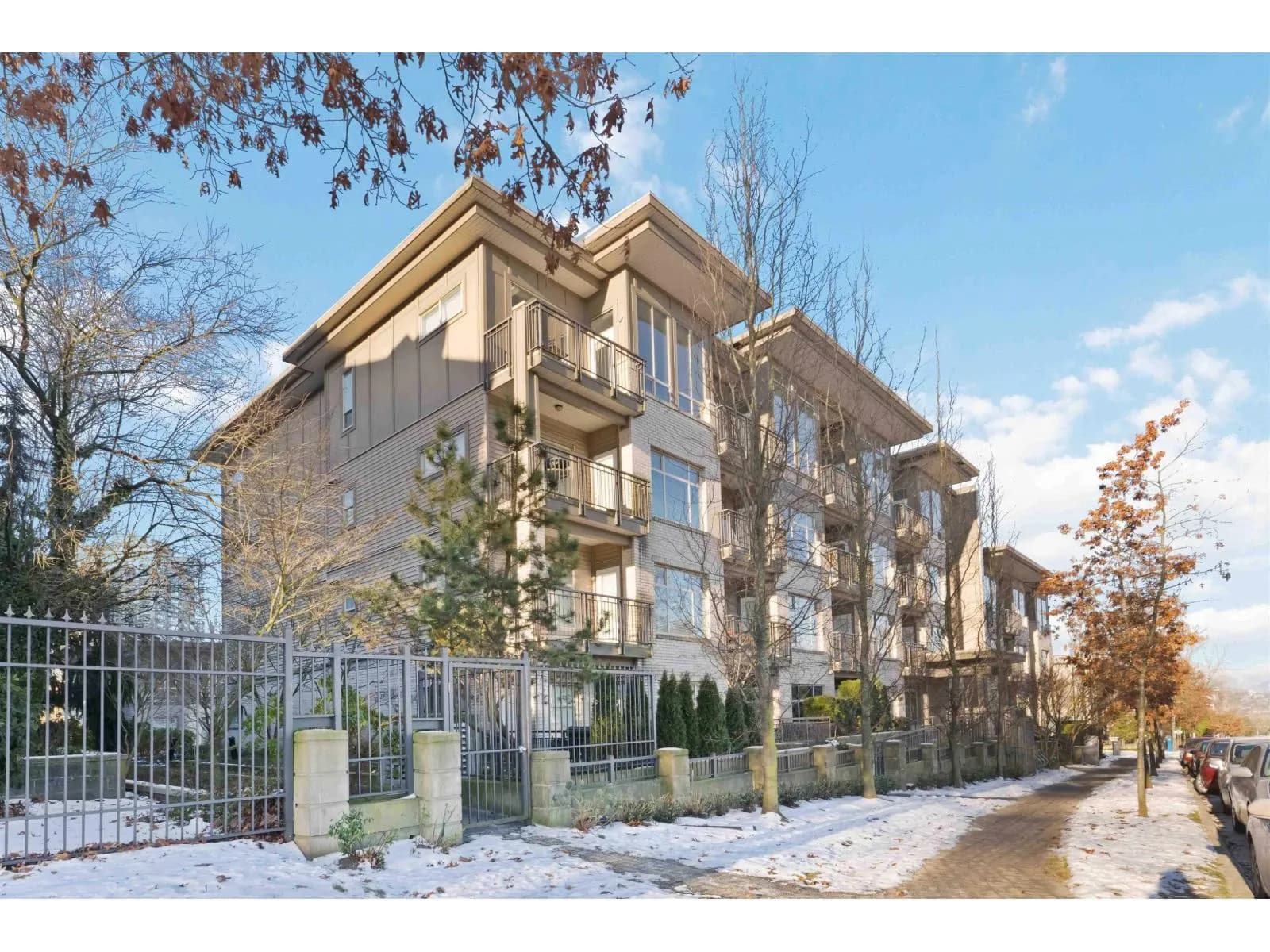 #111 13468 KING GEORGE BOULEVARD, Surrey, BC photo 5