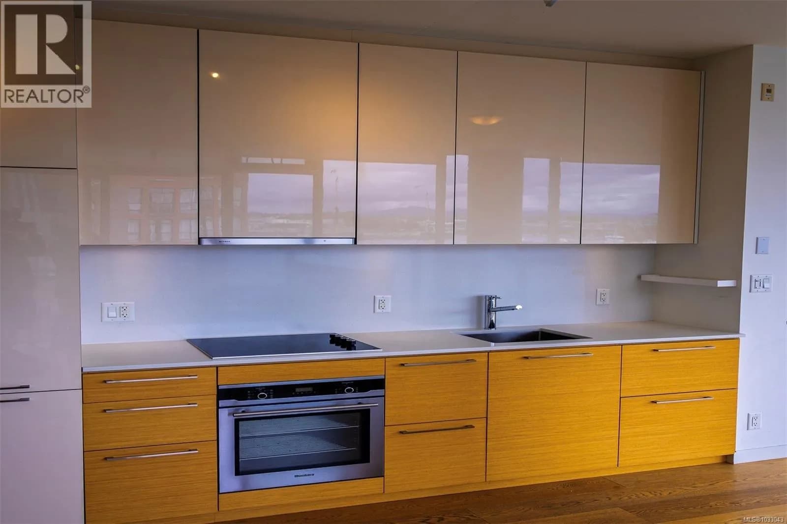 #312B 456 Pandora Ave, Victoria, BC photo 5