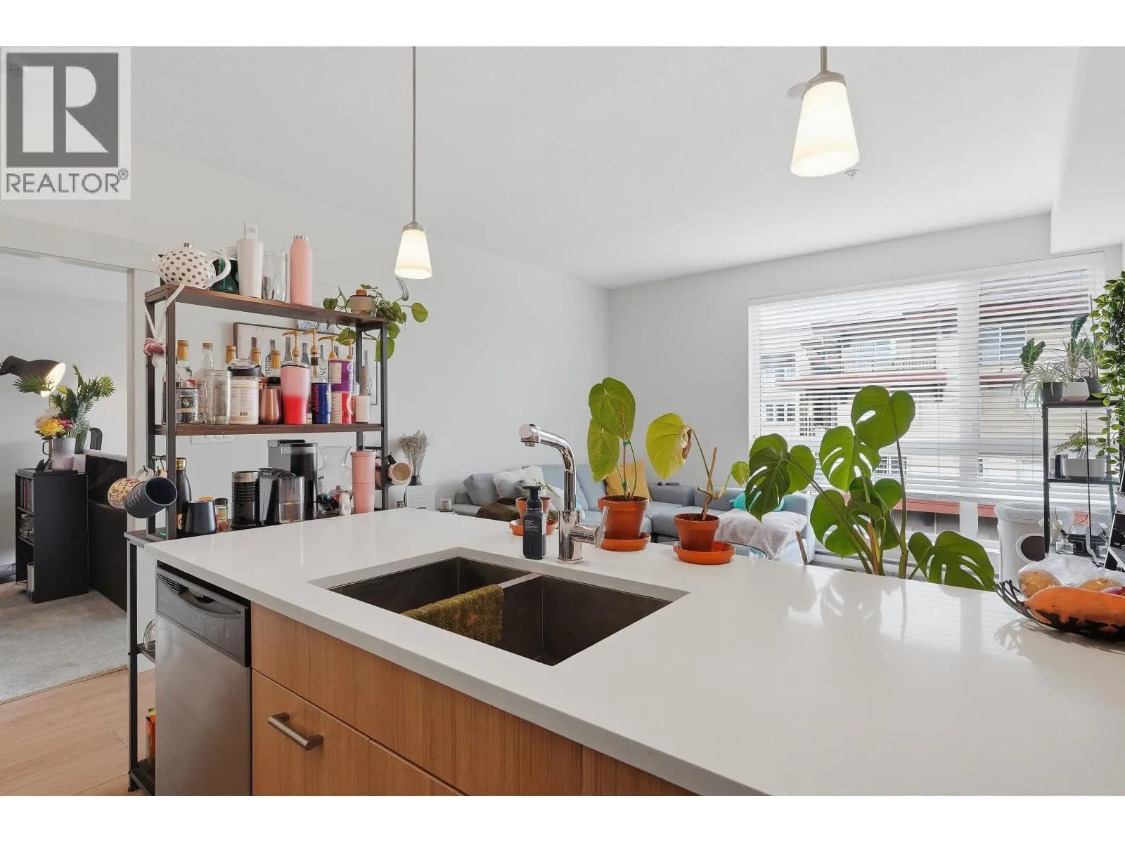 #304 2214 KELLY AVENUE, Port Coquitlam, BC photo 3