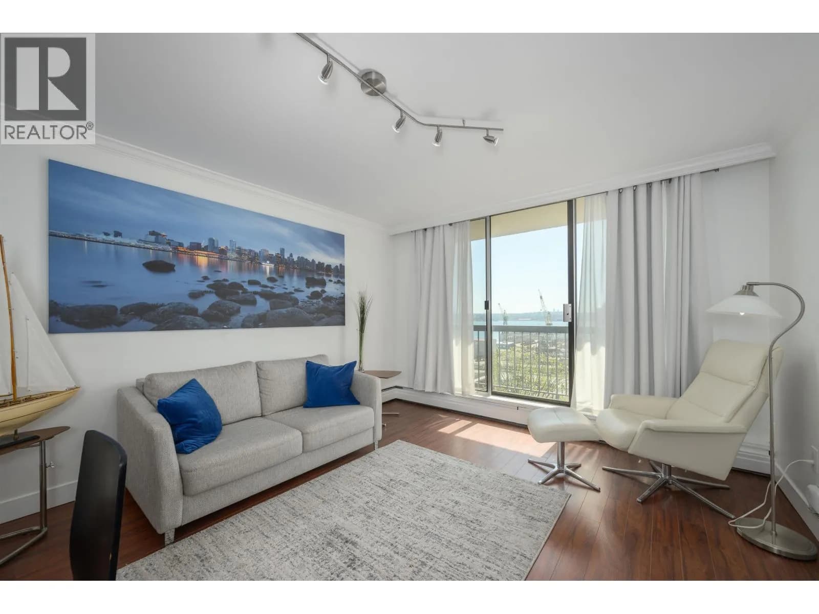 #608 145 ST. GEORGES AVENUE, North Vancouver, BC photo 5