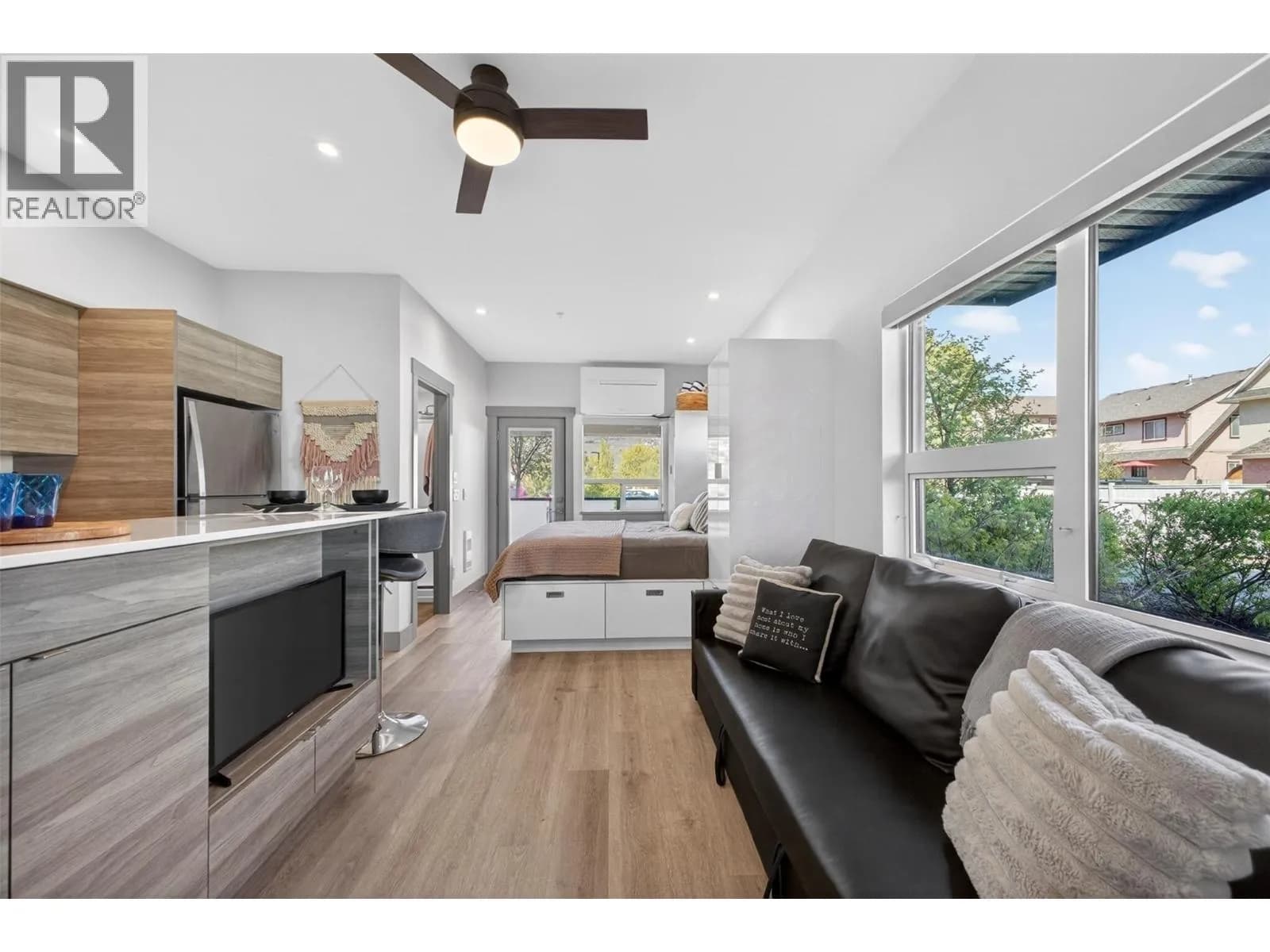 2555 Lakeshore Road, Vernon