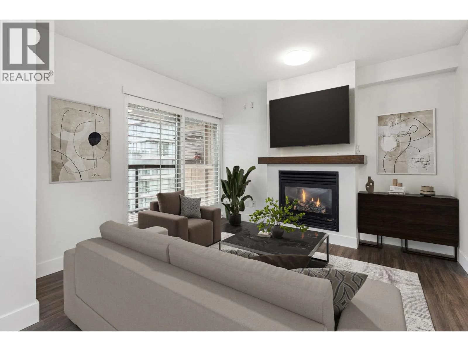 #2002 989 RICHARDS STREET, Vancouver, BC photo 2
