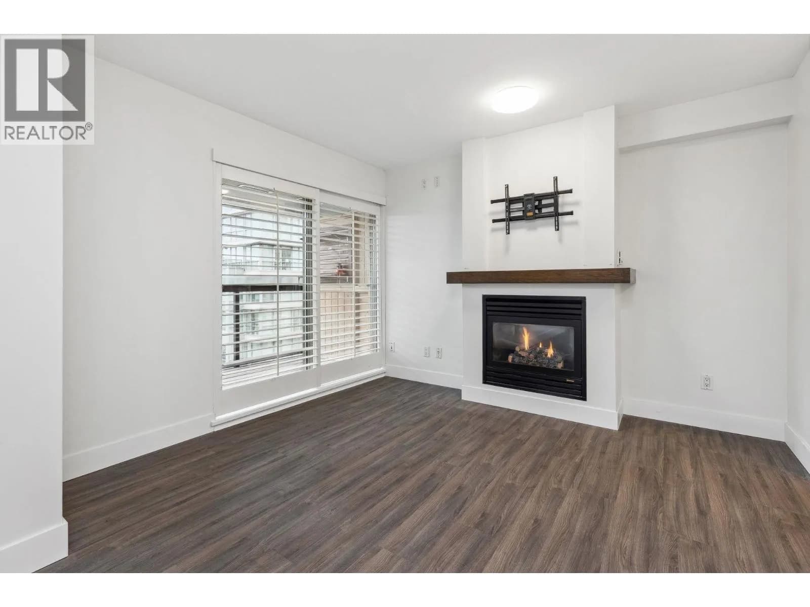 #2002 989 RICHARDS STREET, Vancouver, BC photo 3