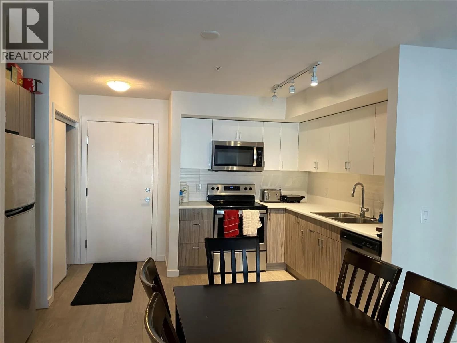 #207 695 Academy Way, Kelowna, BC photo 5