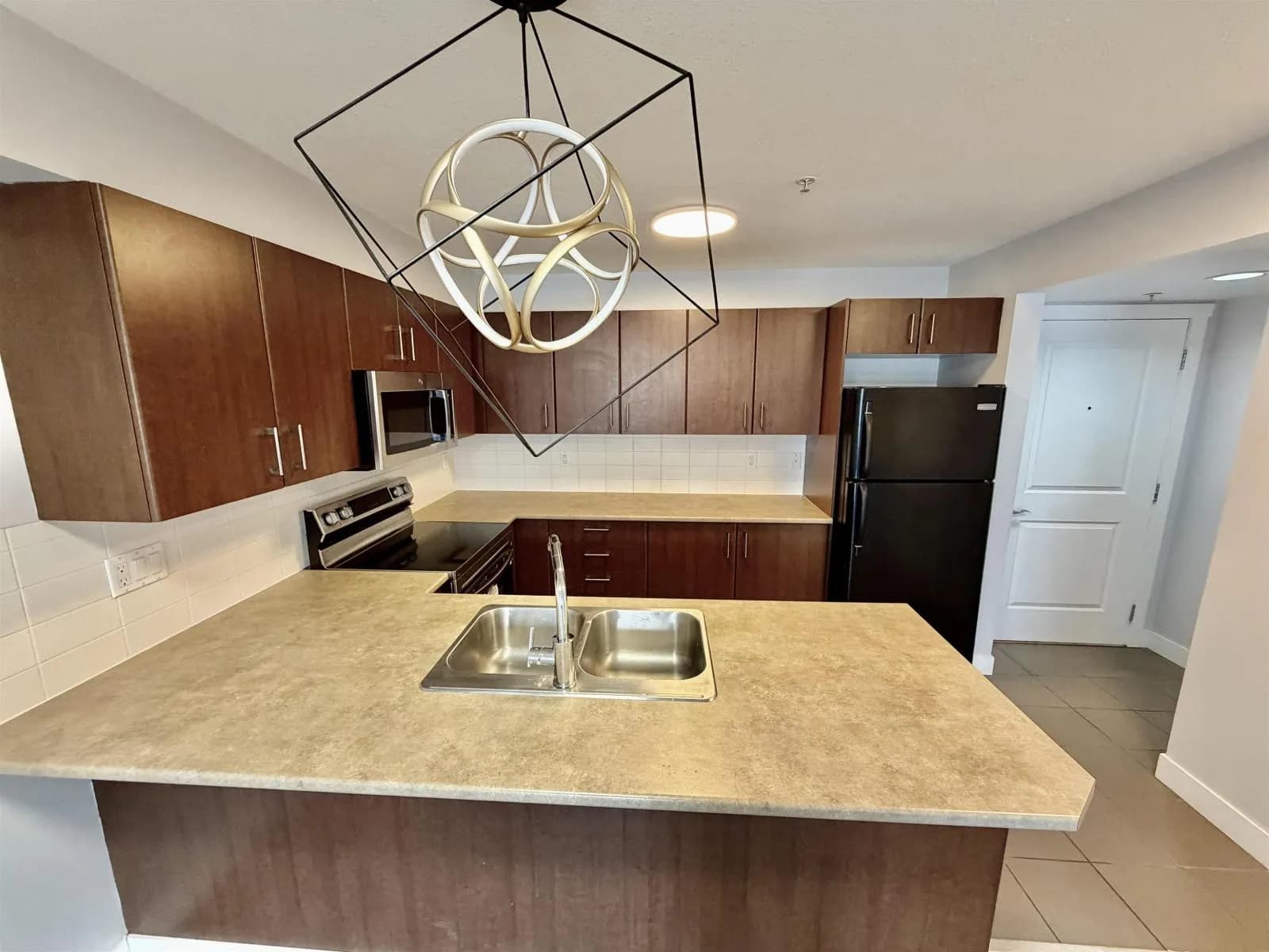 #214 45555 YALE ROAD, Chilliwack, BC photo 5