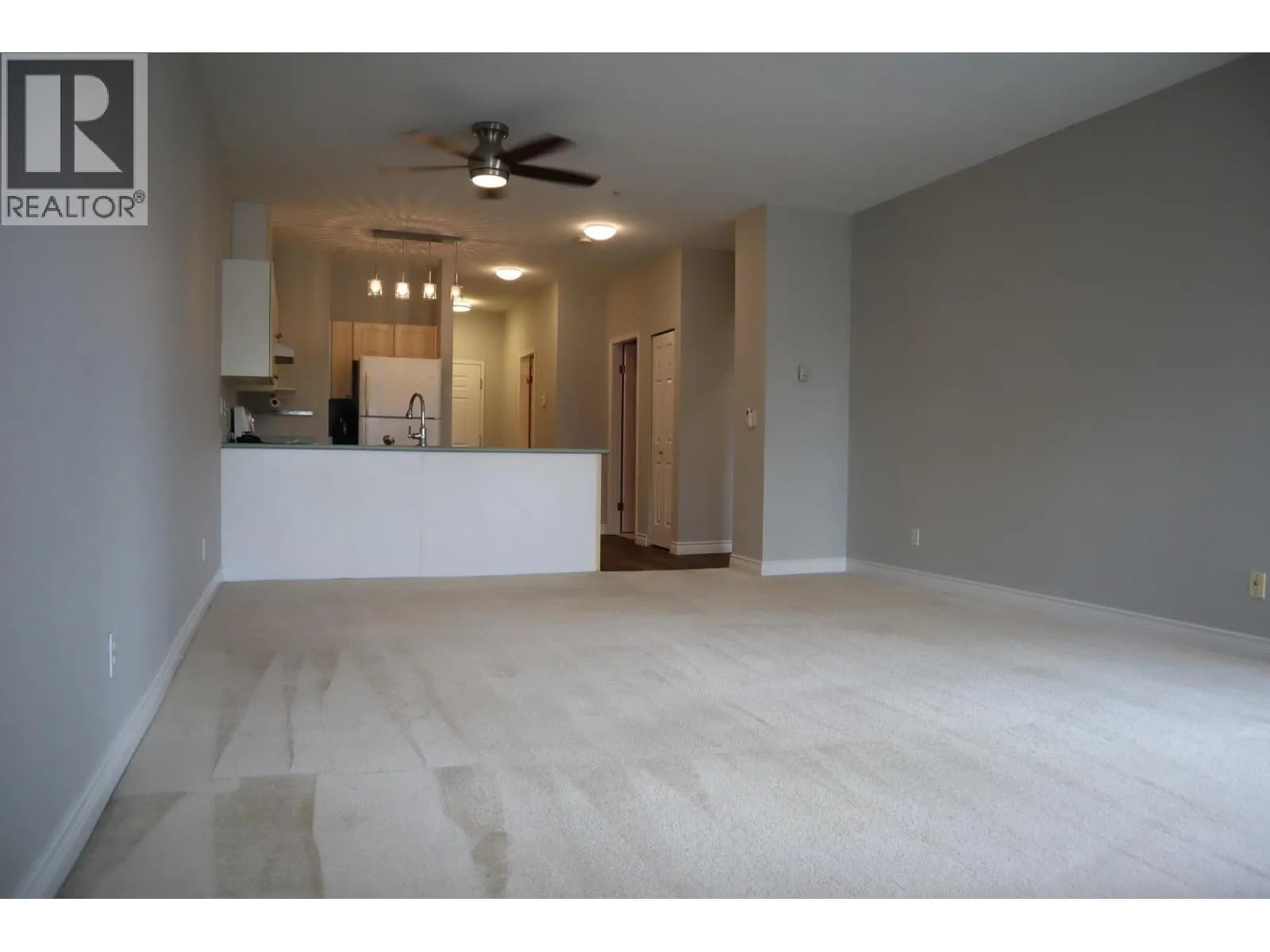 #322 2109 ROWLAND STREET, Port Coquitlam, BC photo 4