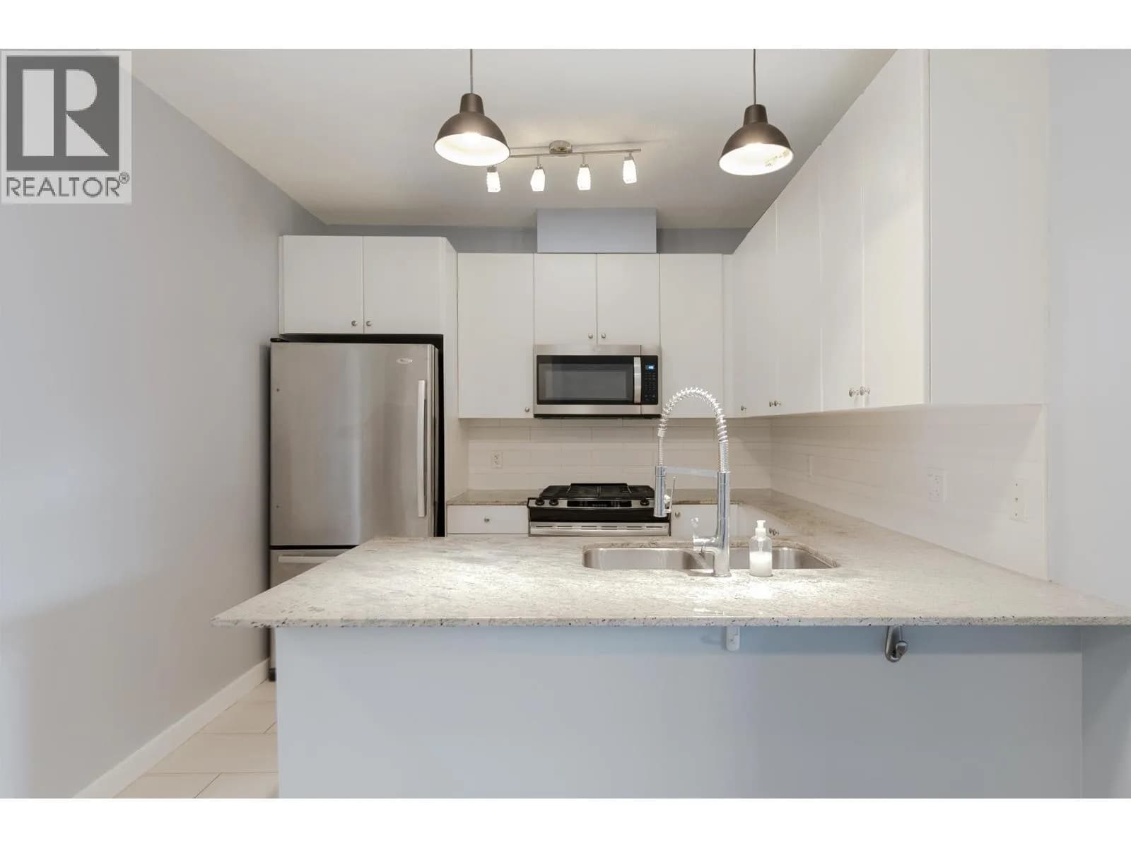 #1007 280 ROSS DRIVE, New Westminster, BC photo 5