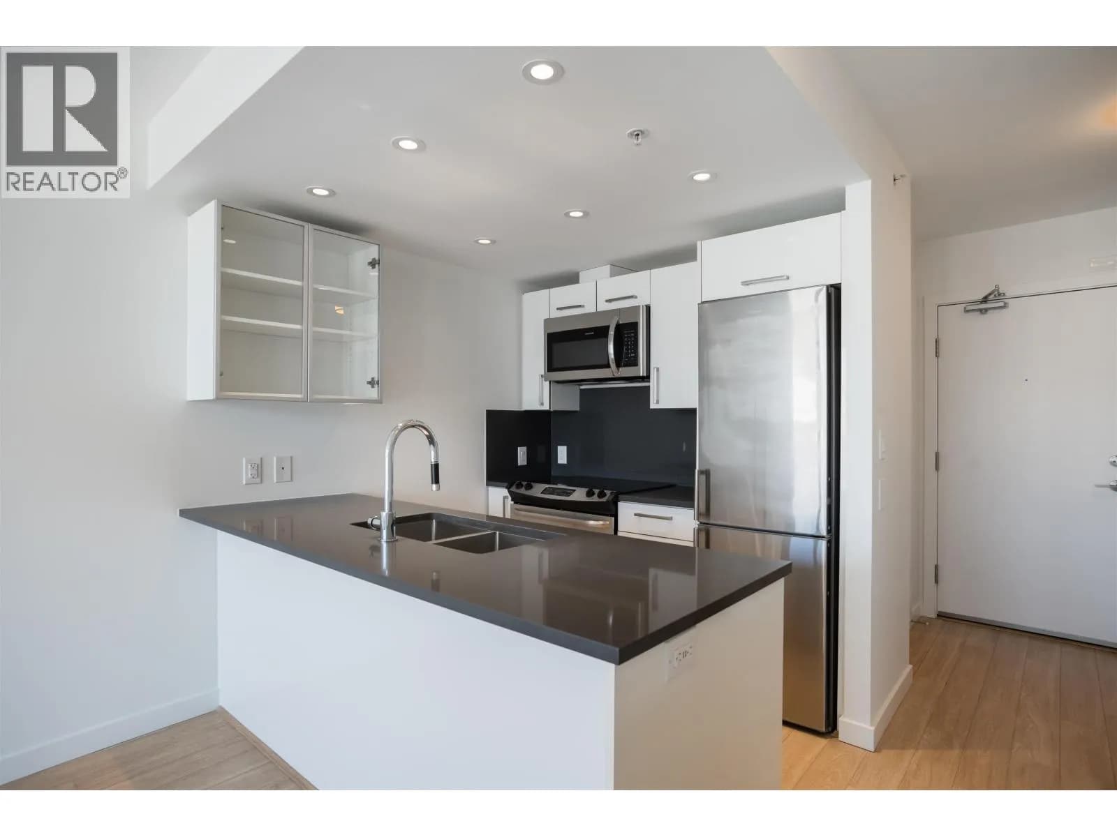 #559 955 E HASTINGS STREET, Vancouver, BC photo 3