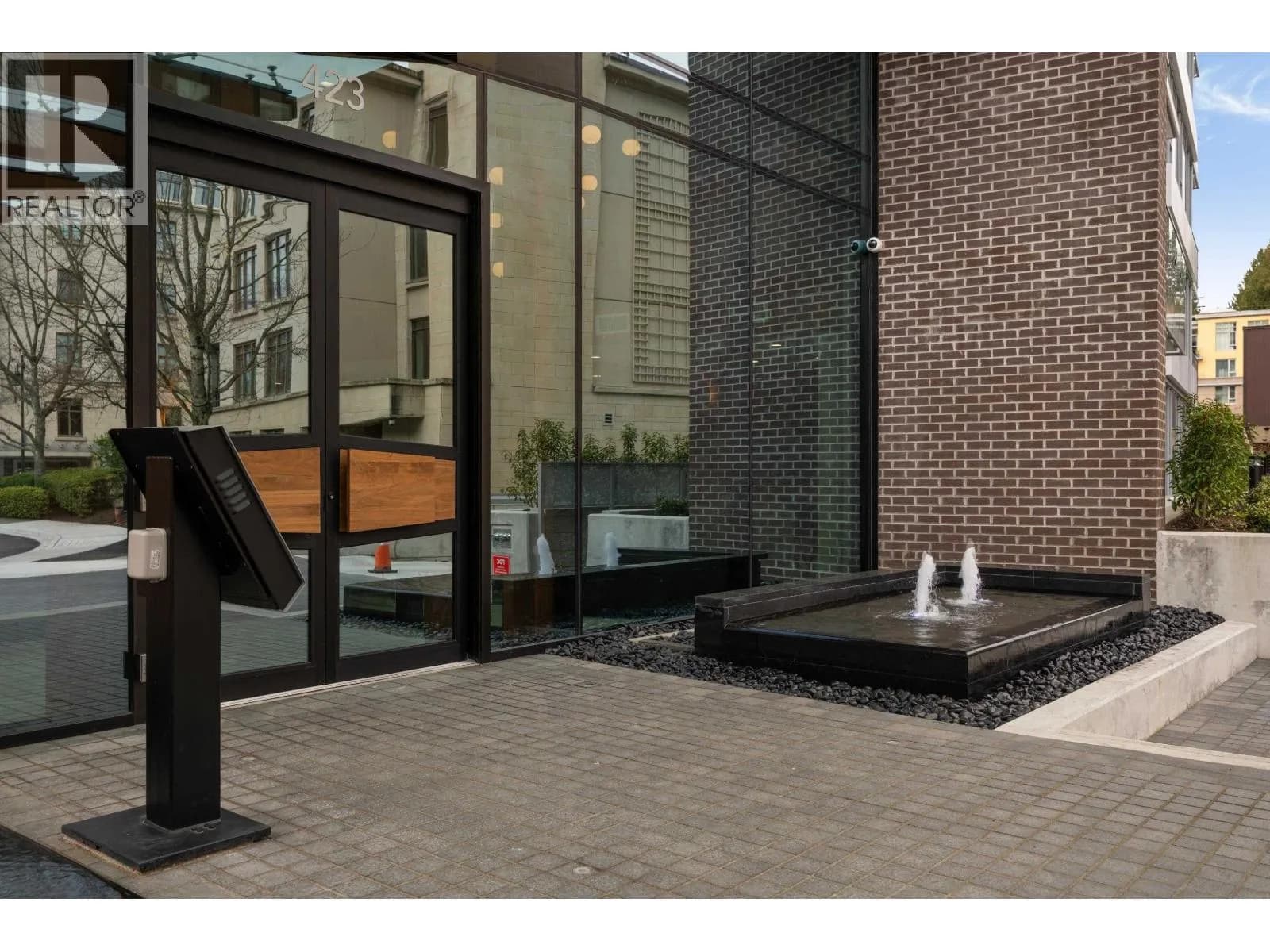 #307 423 6TH STREET, West Vancouver, BC photo 3