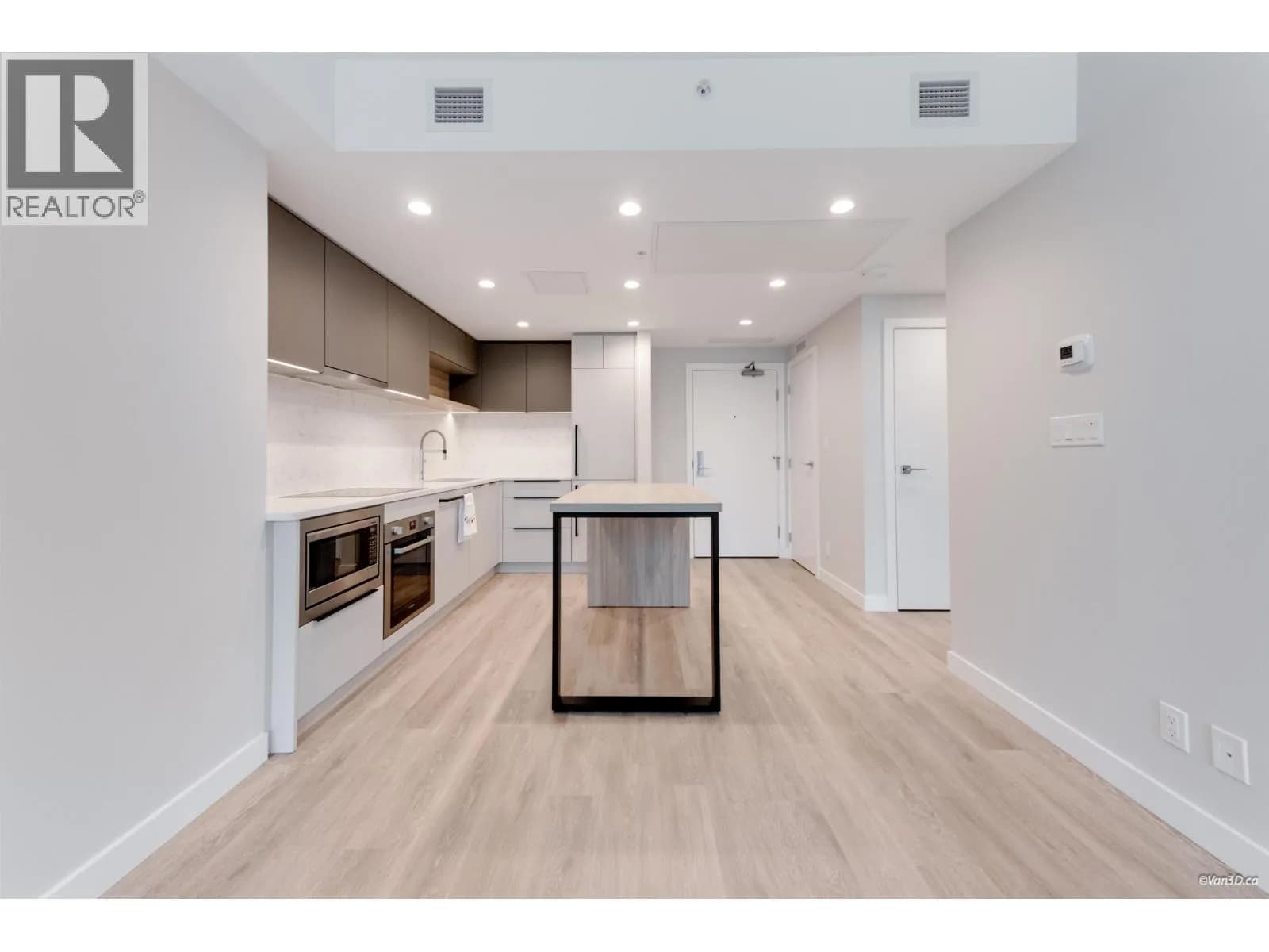 #1008 567 EMERSON STREET, Coquitlam, BC photo 2