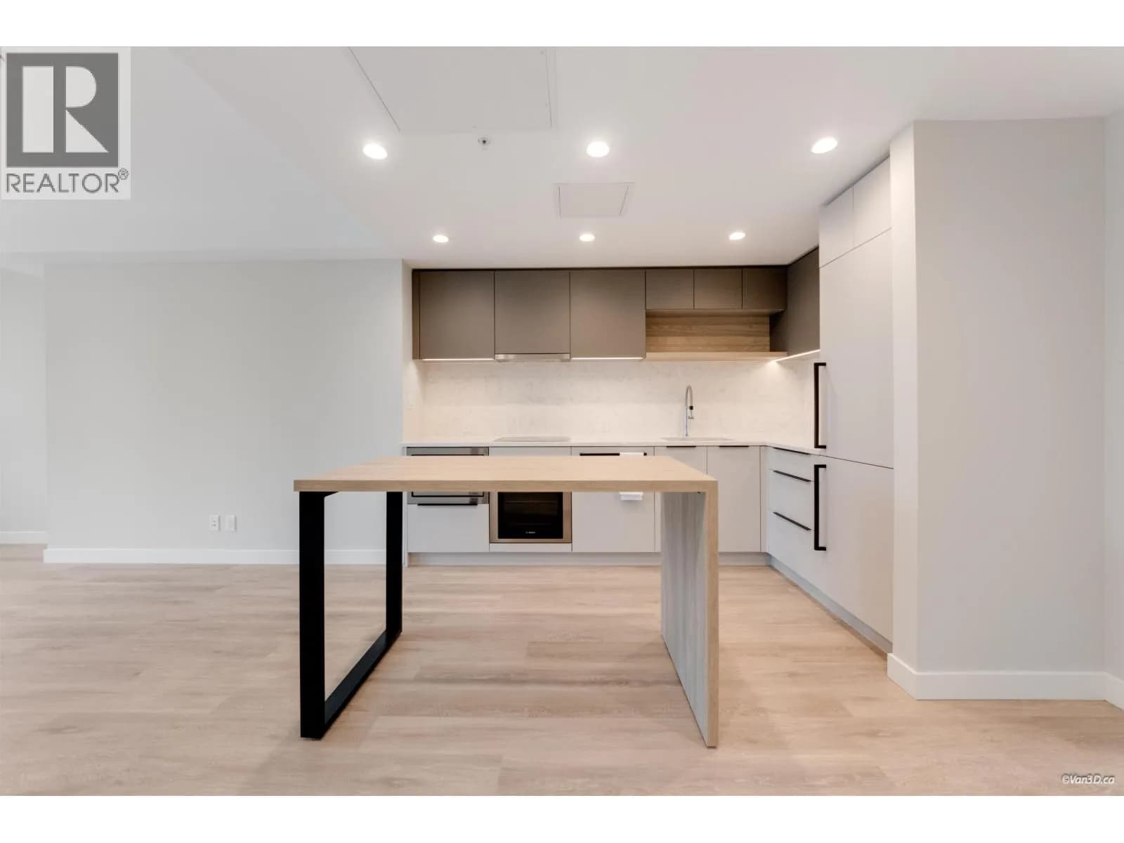 #1008 567 EMERSON STREET, Coquitlam, BC photo 3