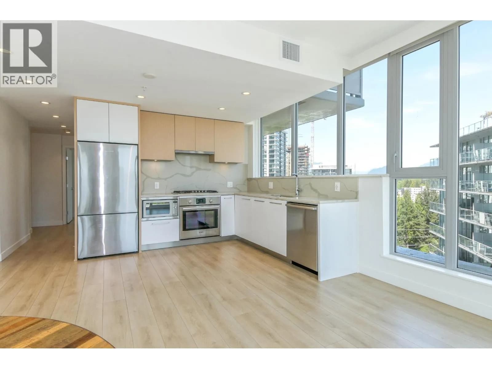 #907 567 CLARKE ROAD, Coquitlam, BC photo 5