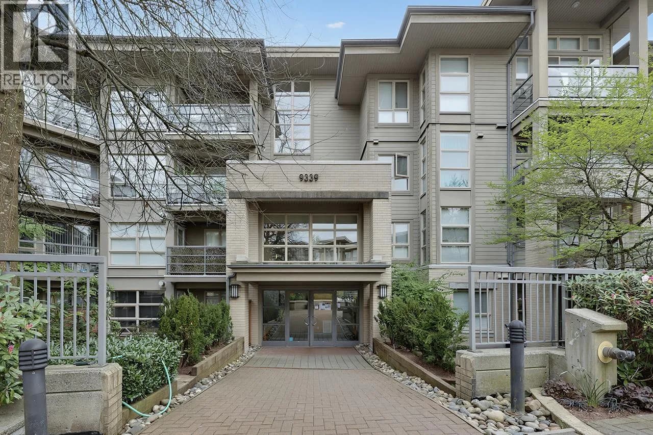 #403 9339 UNIVERSITY CRESCENT, Burnaby, BC photo 2