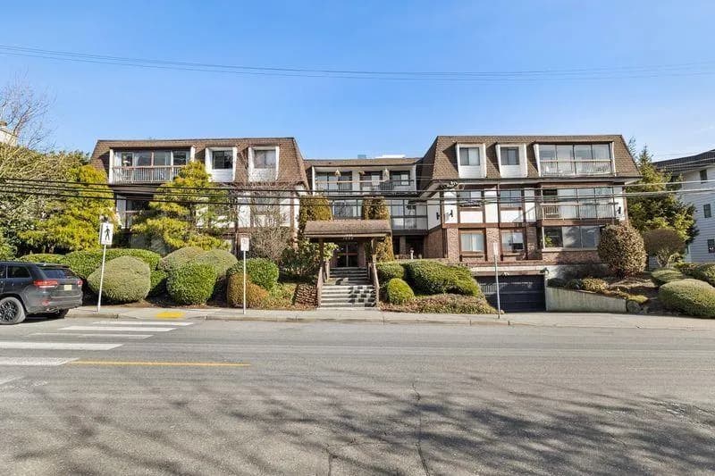 Martinview Manor, White Rock