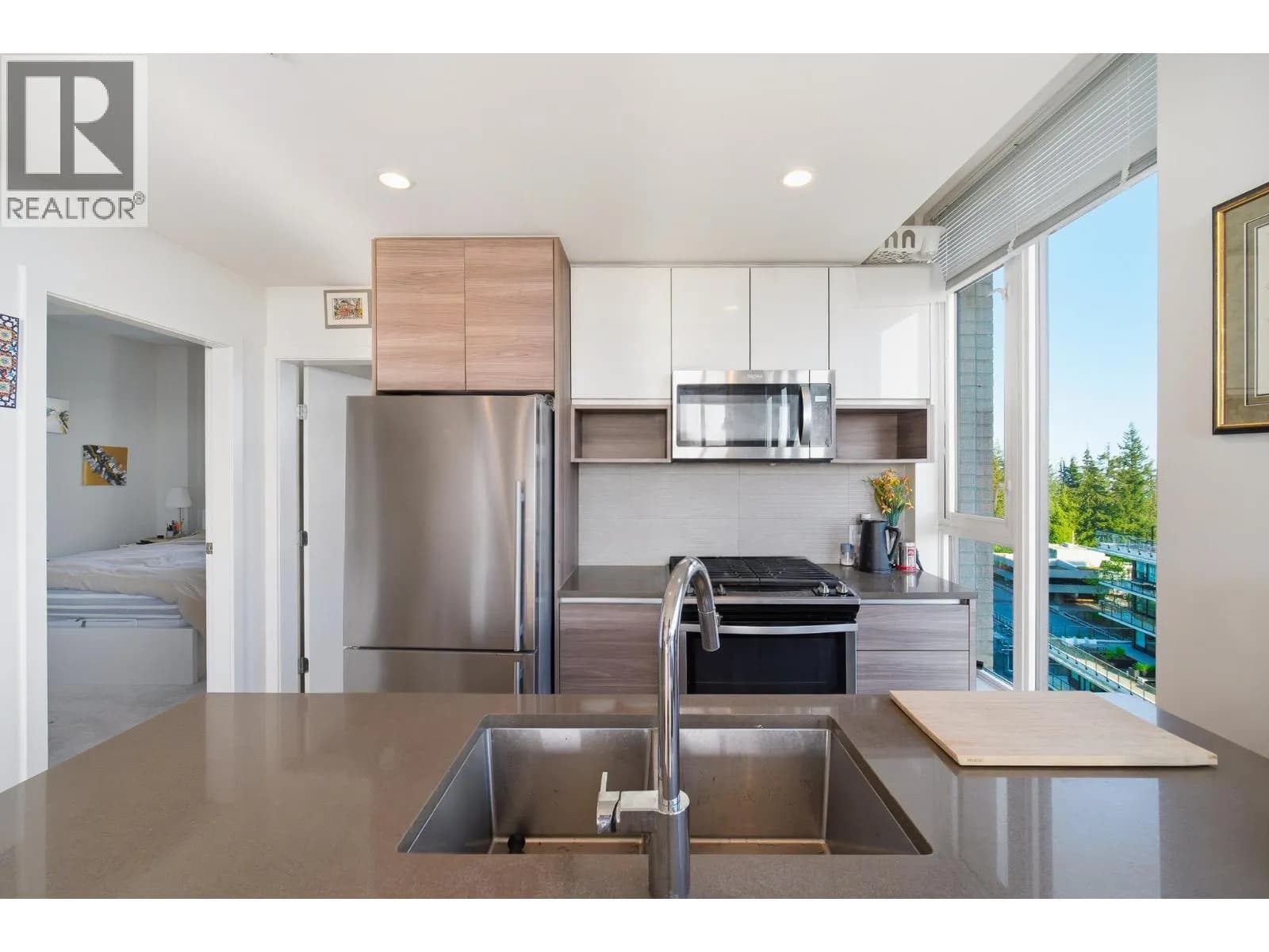 #1308 8850 UNIVERSITY CRESCENT, Burnaby, BC photo 3