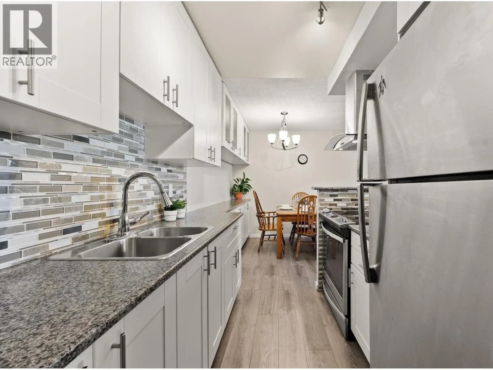 #1202 6759 WILLINGDON AVENUE, Burnaby, BC photo 2