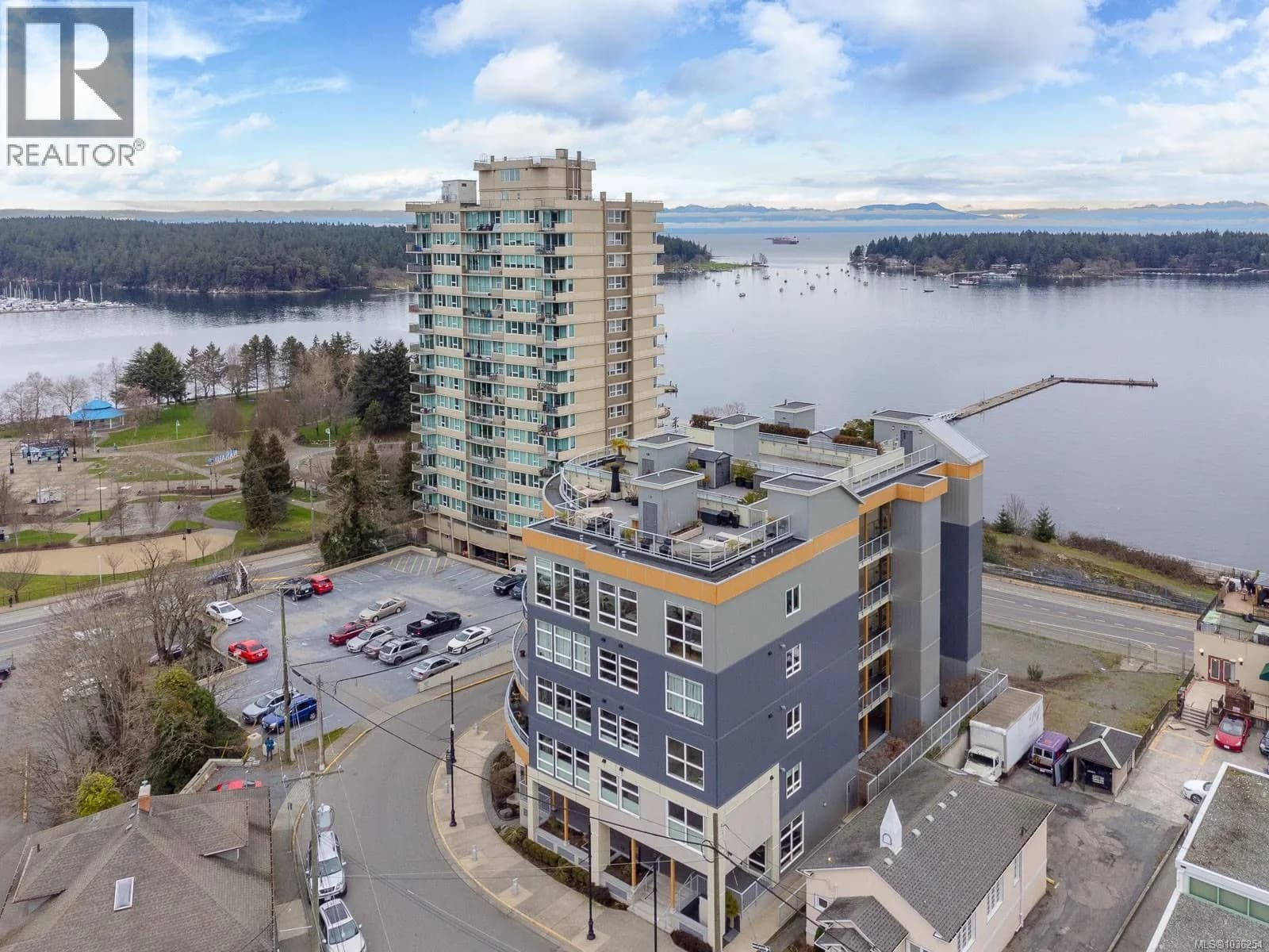 #303 10 Chapel St, Nanaimo, BC photo 2