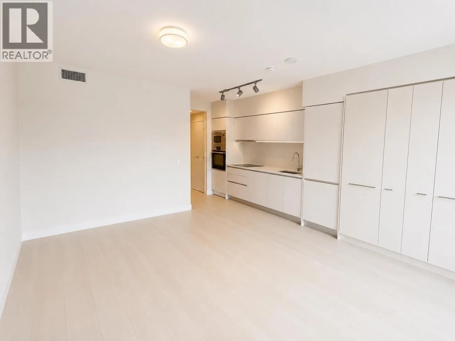 #620 180 E 2ND AVENUE, Vancouver, BC photo 4