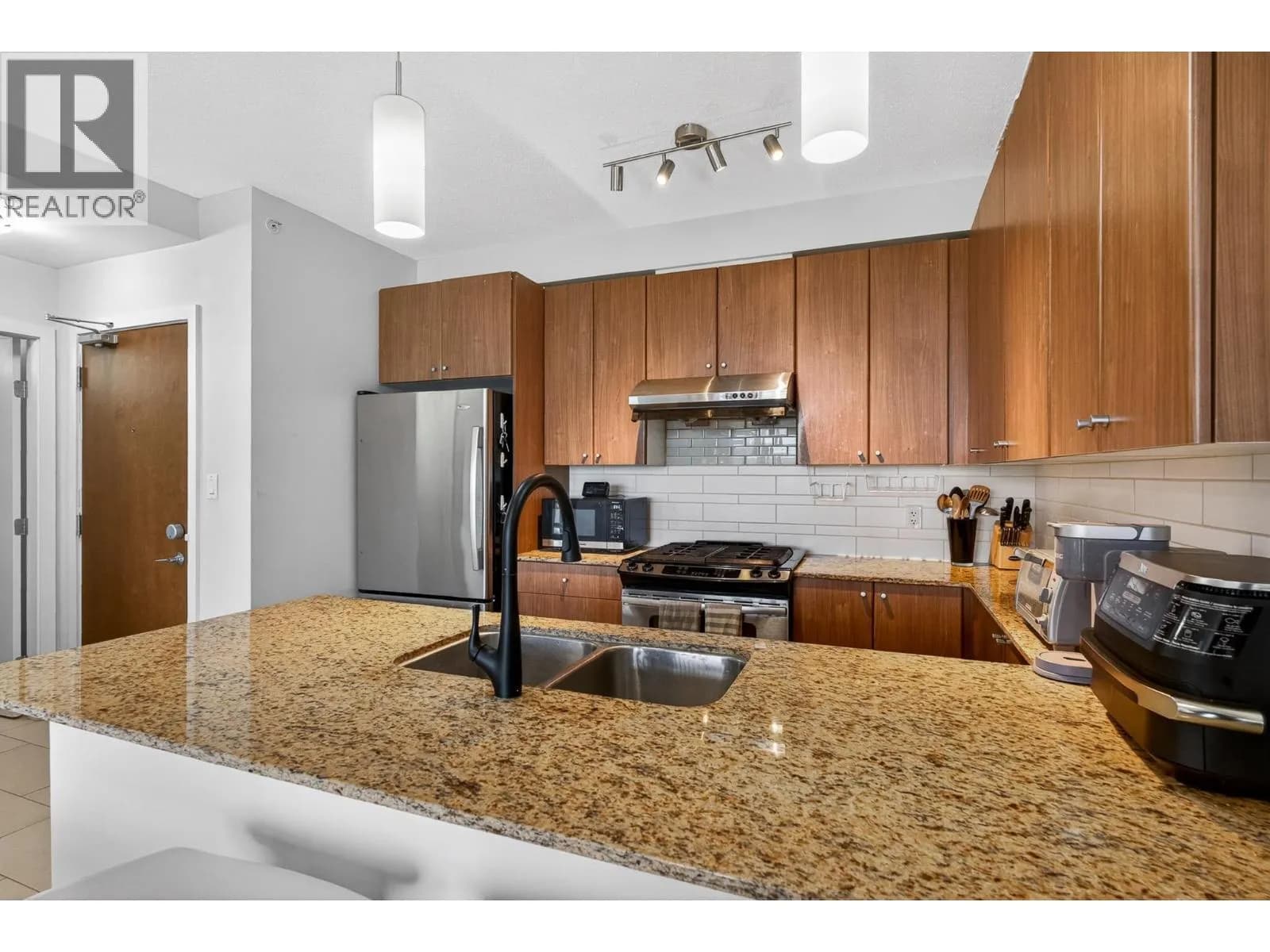 #1401 280 ROSS DRIVE, New Westminster, BC photo 3