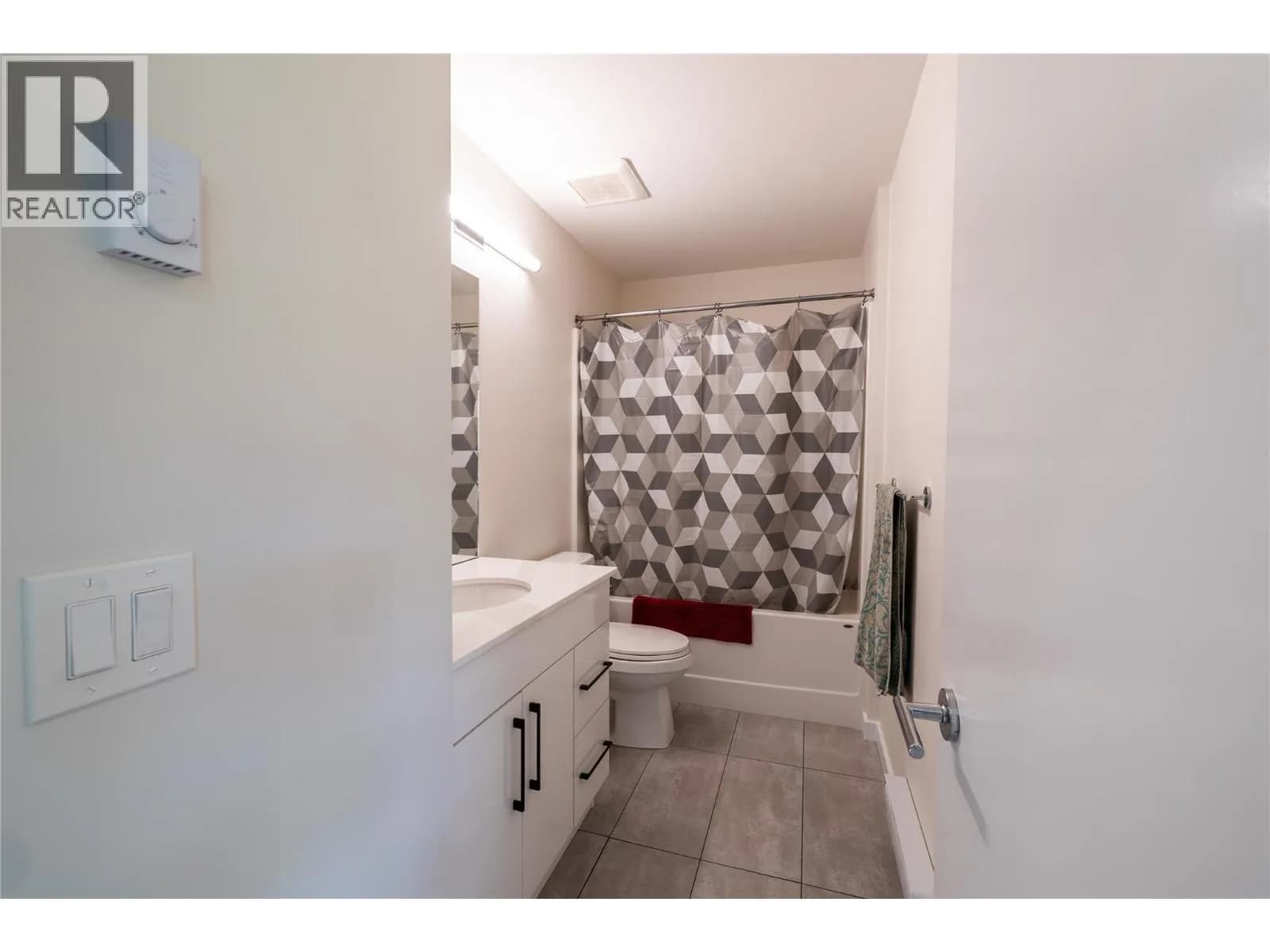 #107 1880 Hugh Allan Drive, Kamloops, BC photo 5
