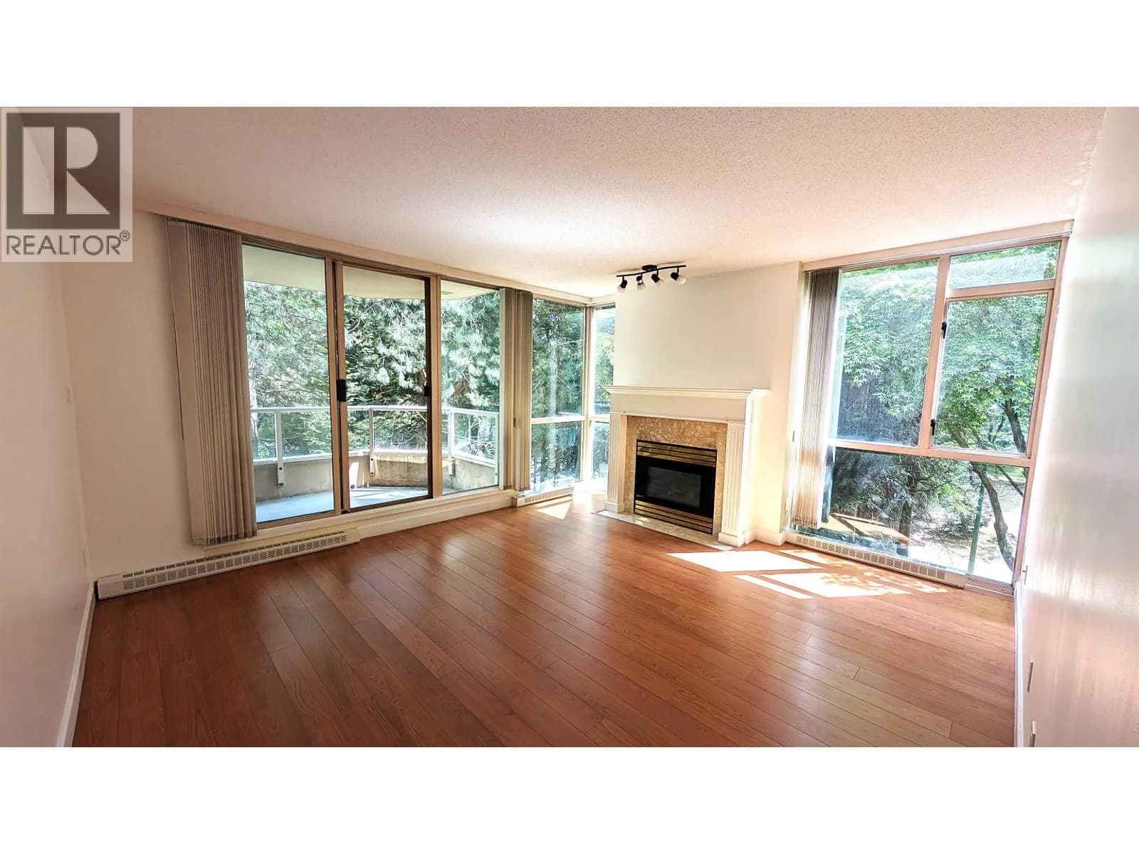 #201 4689 HAZEL STREET, Burnaby, BC photo 5