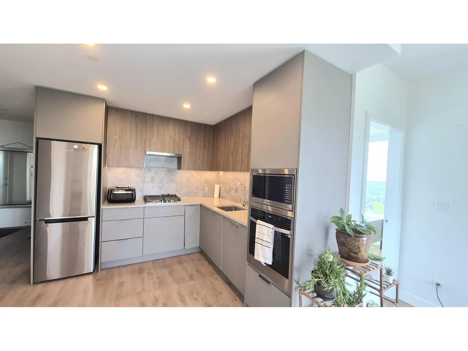 #2207 13359 OLD YALE ROAD, Surrey, BC photo 5