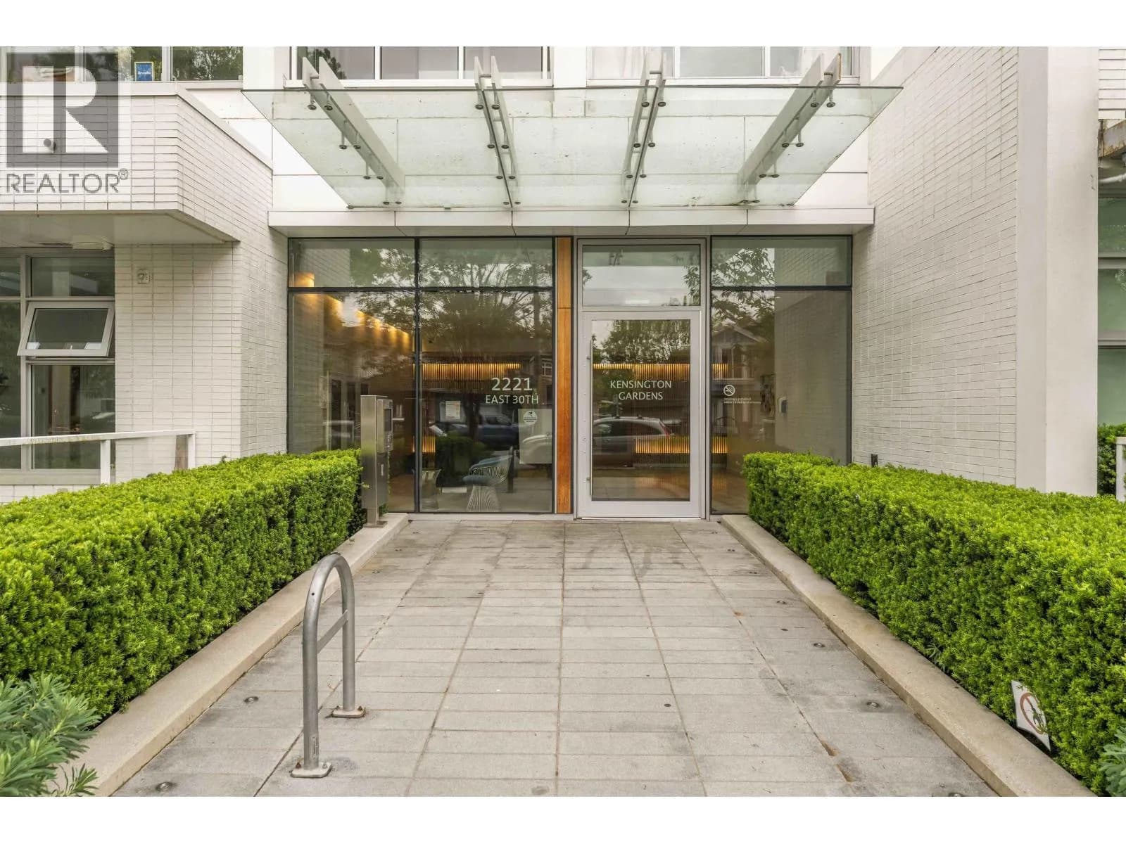#806 2221 E 30TH AVENUE, Vancouver, BC photo 2
