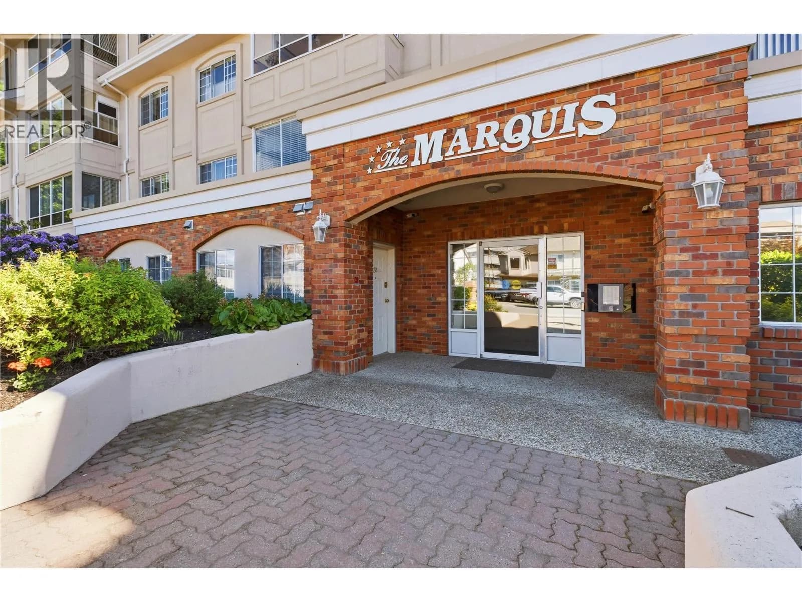 #102 1055 Lawrence Avenue, Kelowna, BC photo 3