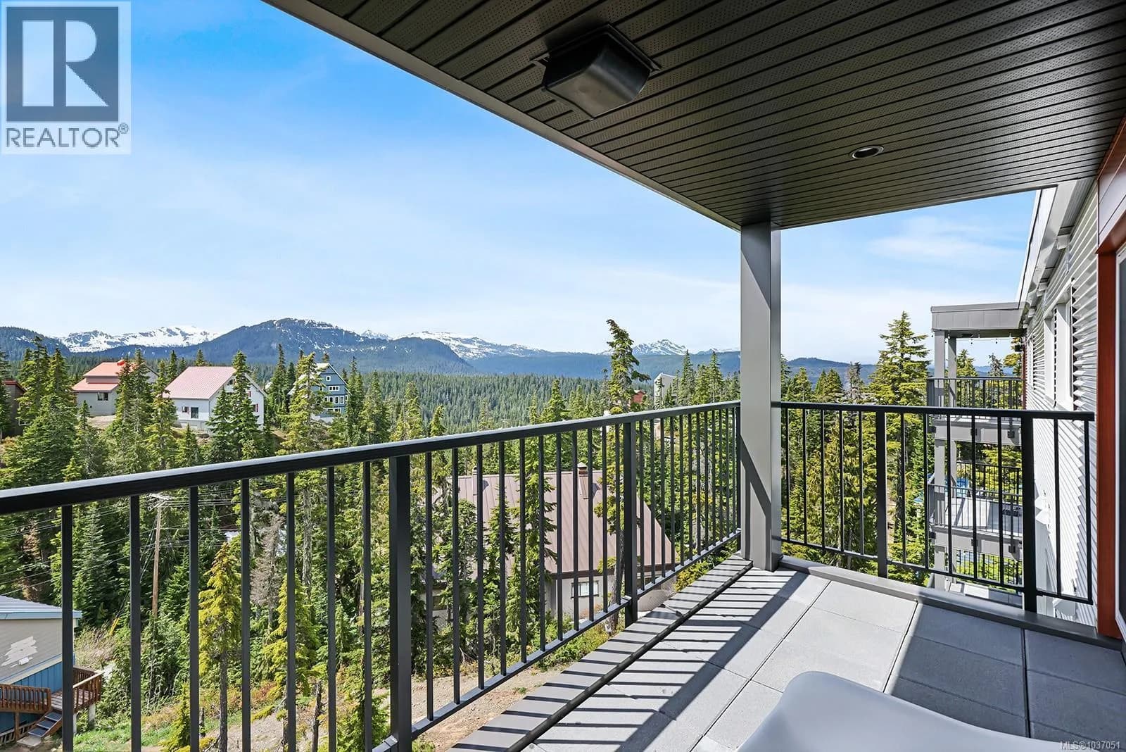 695 Castle Crag Cres, Courtenay