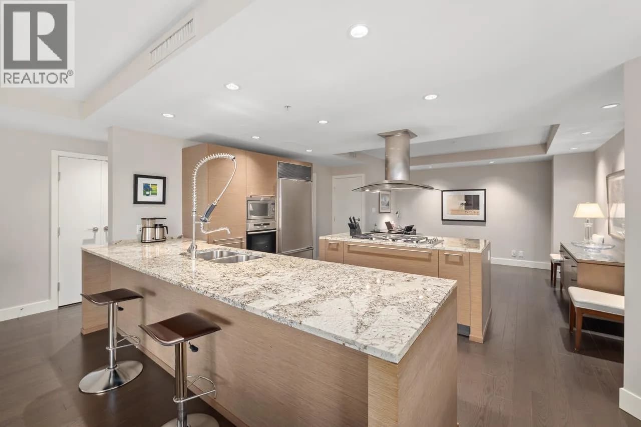 1111 ALBERNI STREET, Vancouver