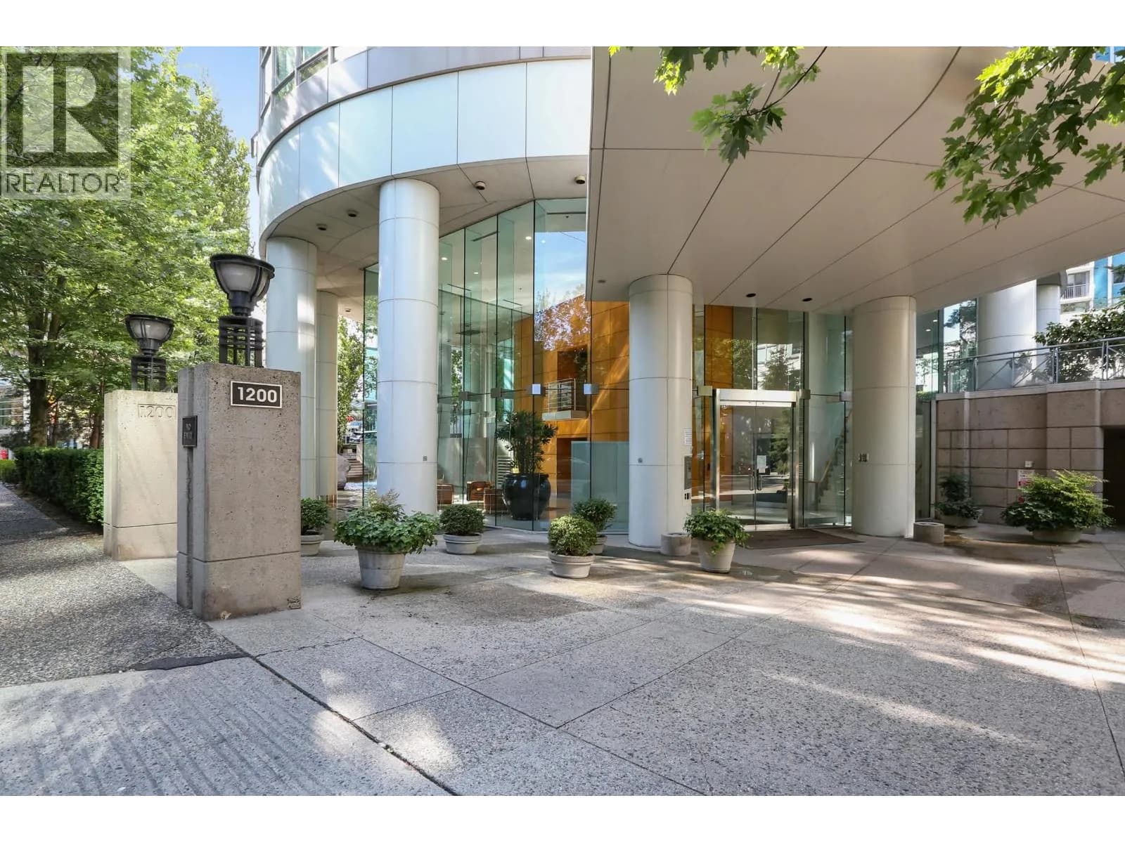 #1203 1200 ALBERNI STREET, Vancouver, BC photo 2