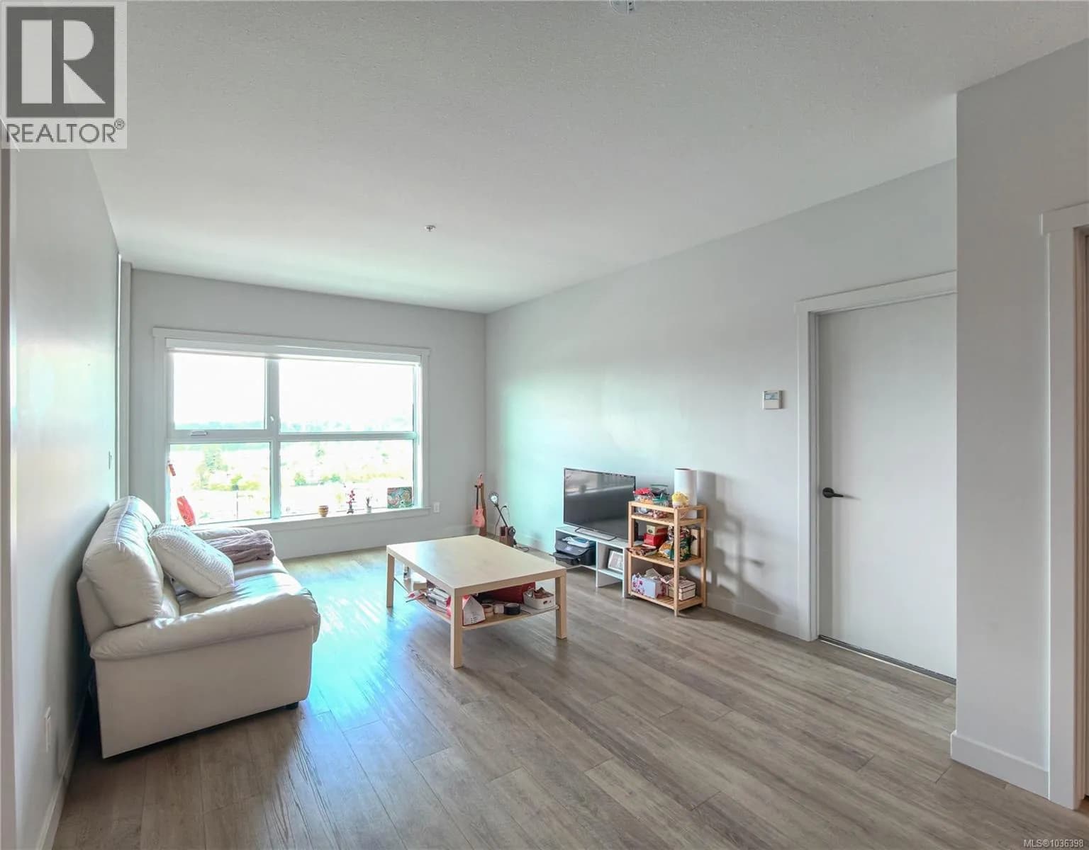 #502 2465 Gateway Rd, Langford, BC photo 4