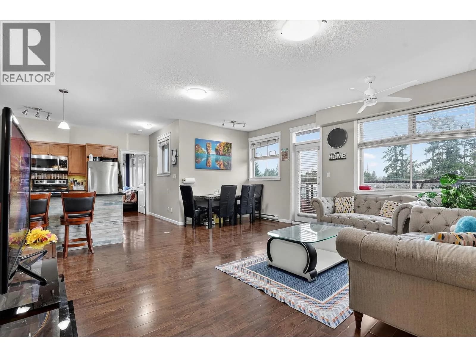 22858 LOUGHEED HIGHWAY, Maple Ridge