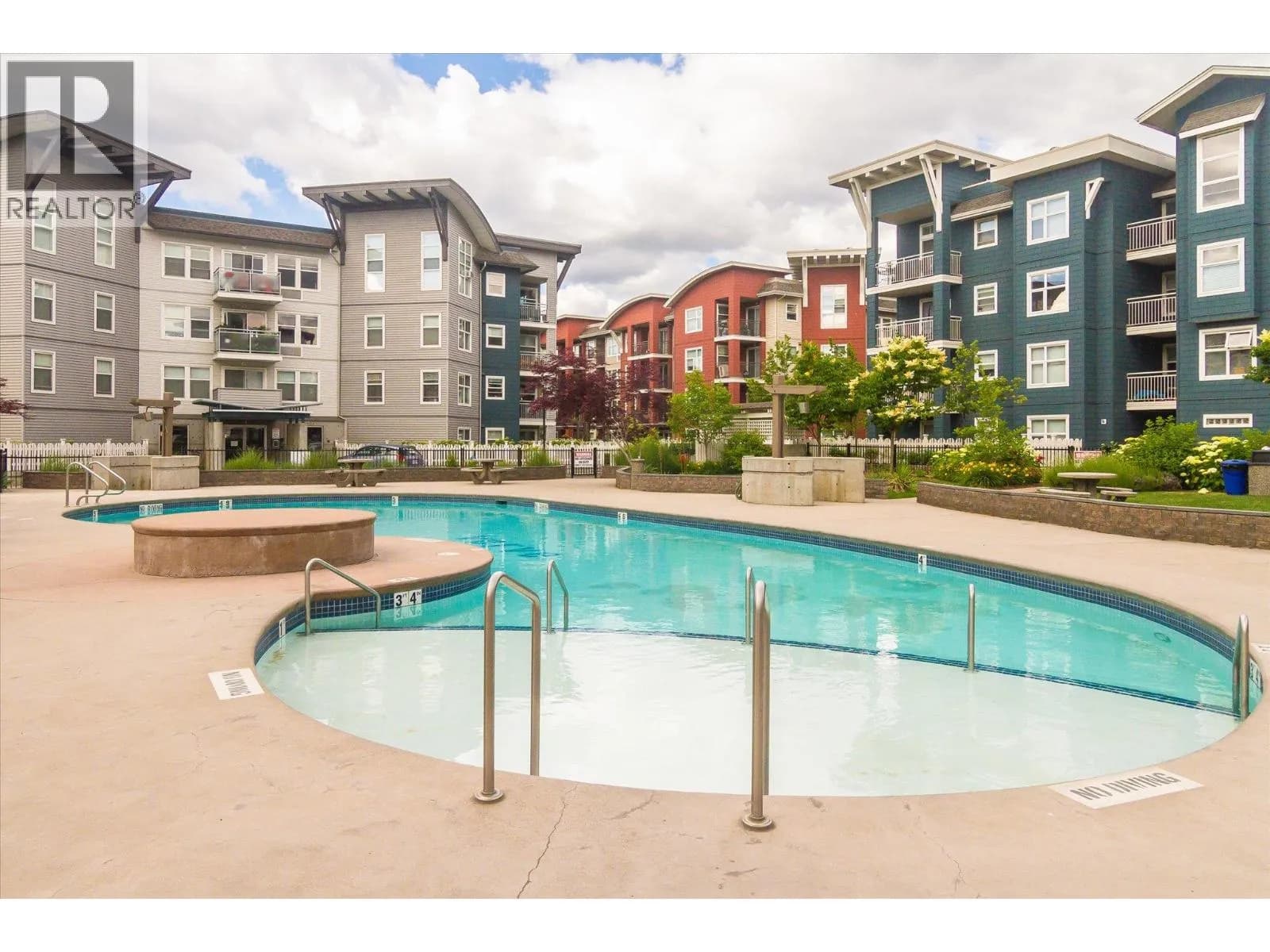#215 539 Yates Road, Kelowna, BC photo 2