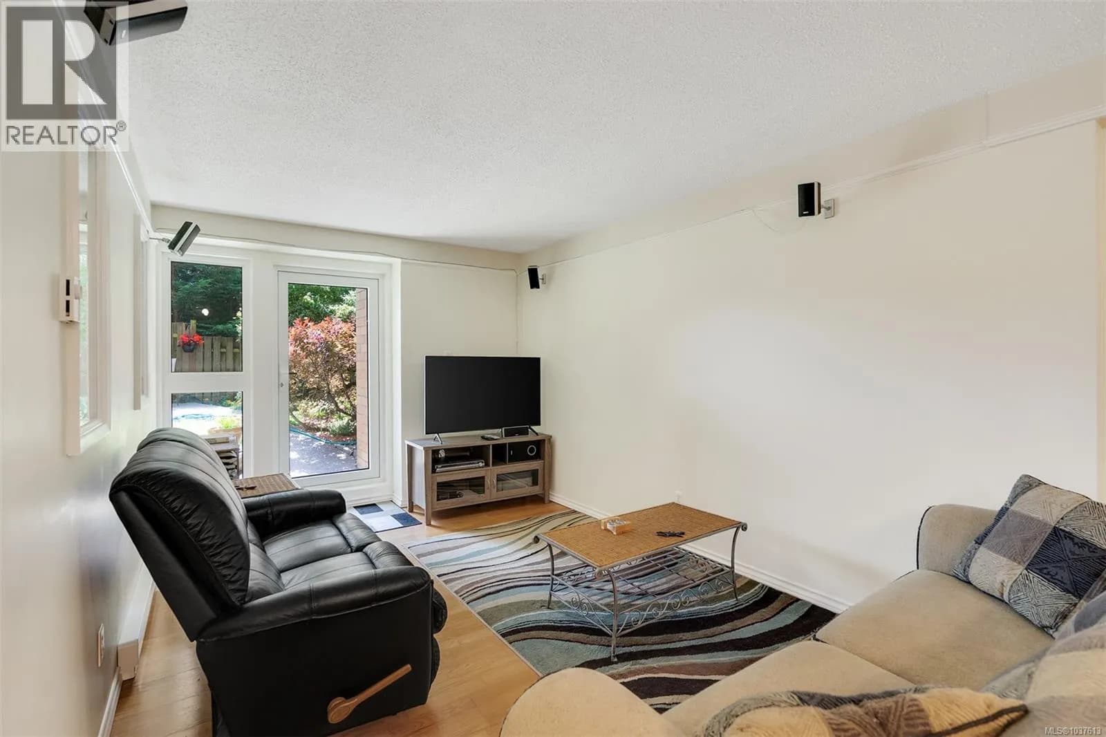 #103 4030 Quadra St, Saanich, BC photo 4