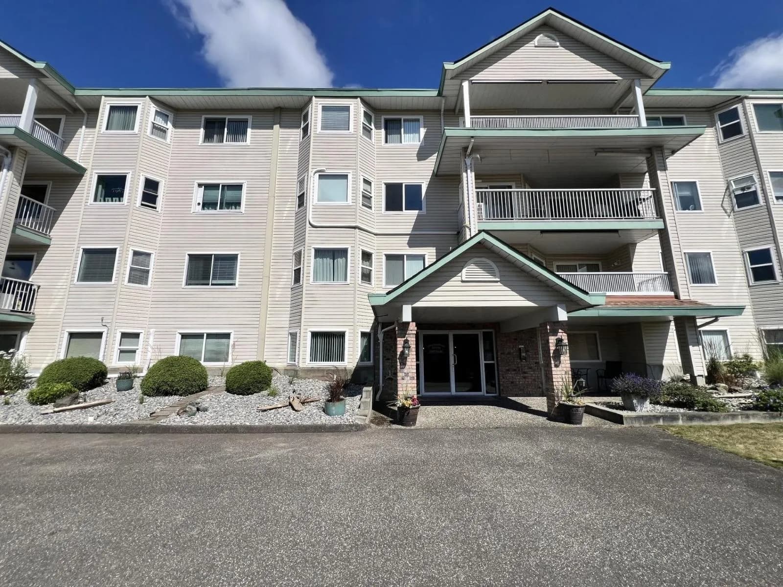 #104 46966 YALE ROAD, Chilliwack, BC photo 2