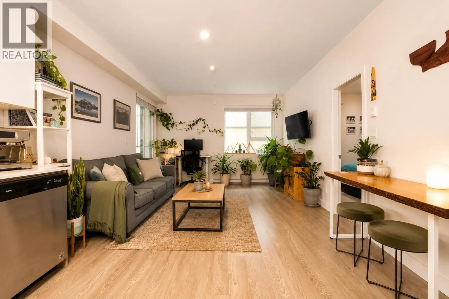 #302 37881 CLEVELAND AVENUE, Squamish, BC photo 4