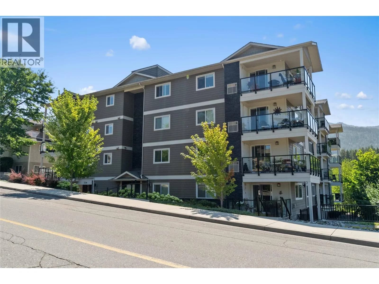 #202 330 4 Avenue SE, Salmon Arm, BC photo 2