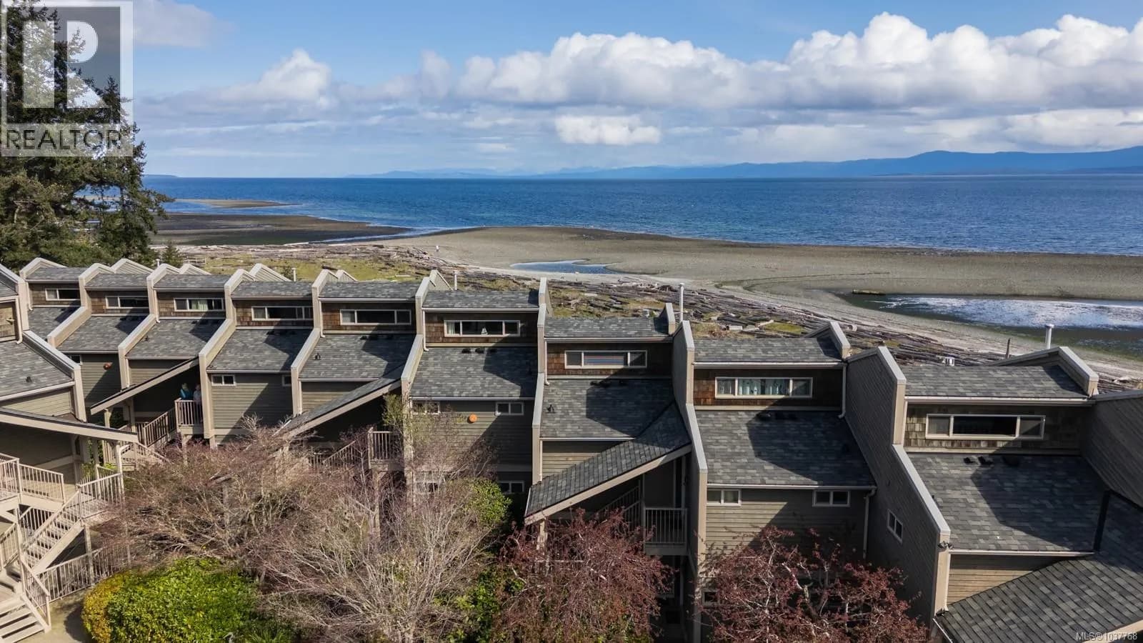 #220 3295 Island Hwy W, Qualicum Beach, BC photo 1