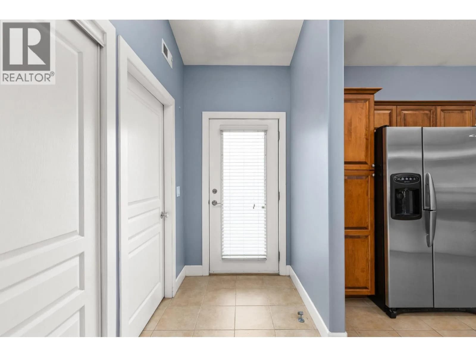 #335 3996 Beach Avenue, Peachland, BC photo 5