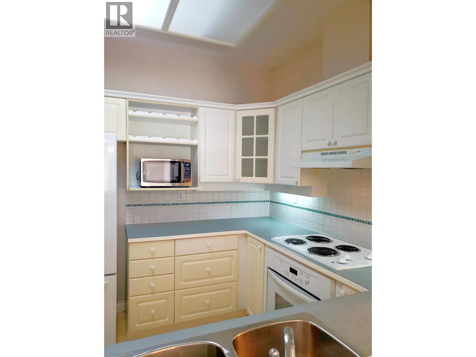 #307 2985 PRINCESS CRESCENT, Coquitlam, BC photo 5