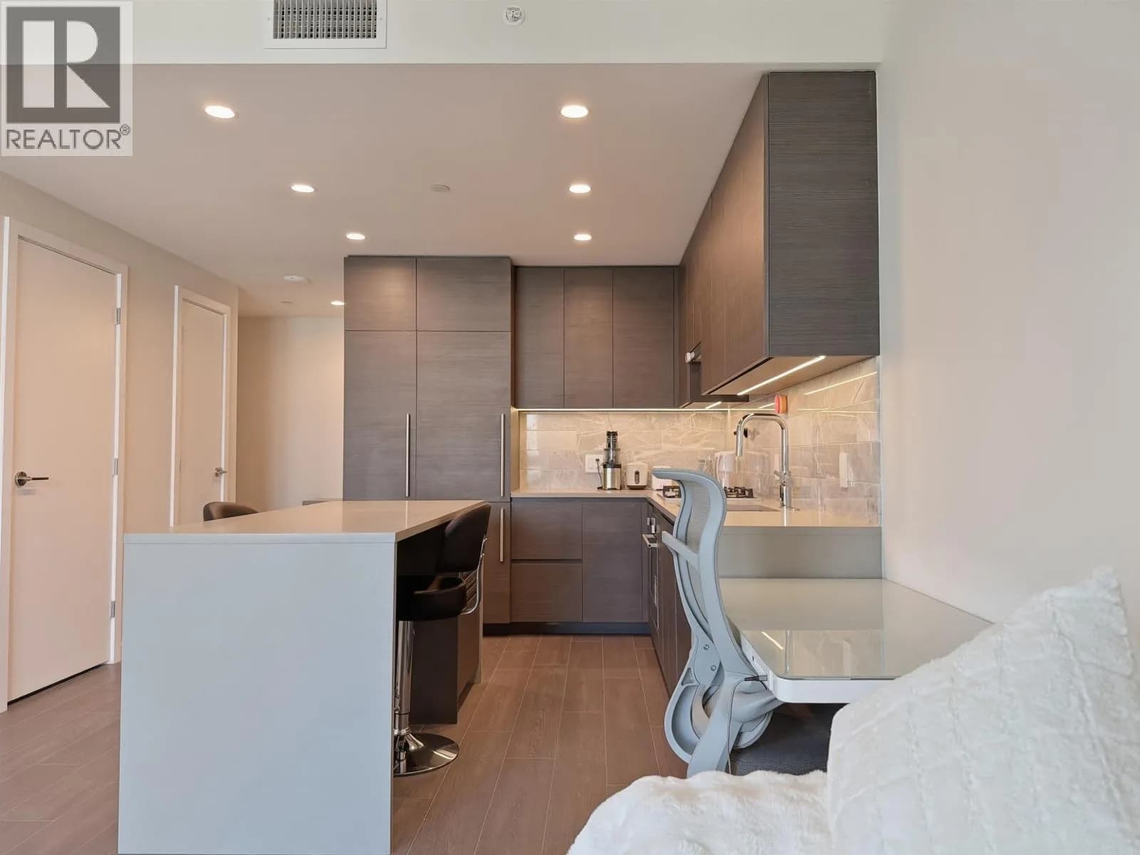 #2707 2108 GILMORE AVENUE, Burnaby, BC photo 5