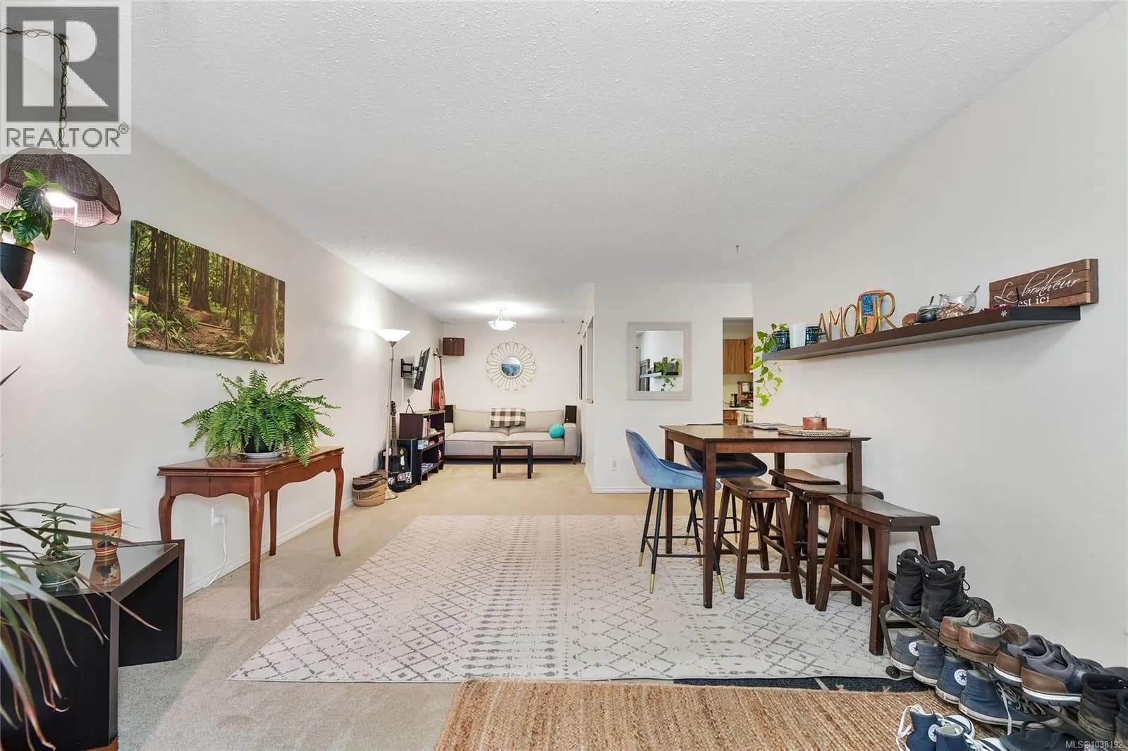 #105 81 Gorge Rd W, Saanich, BC photo 2