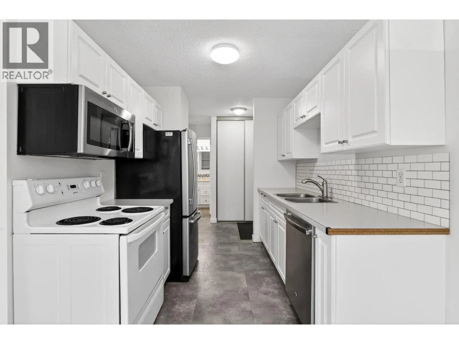 #108 625 Rowcliffe Avenue, Kelowna, BC photo 5