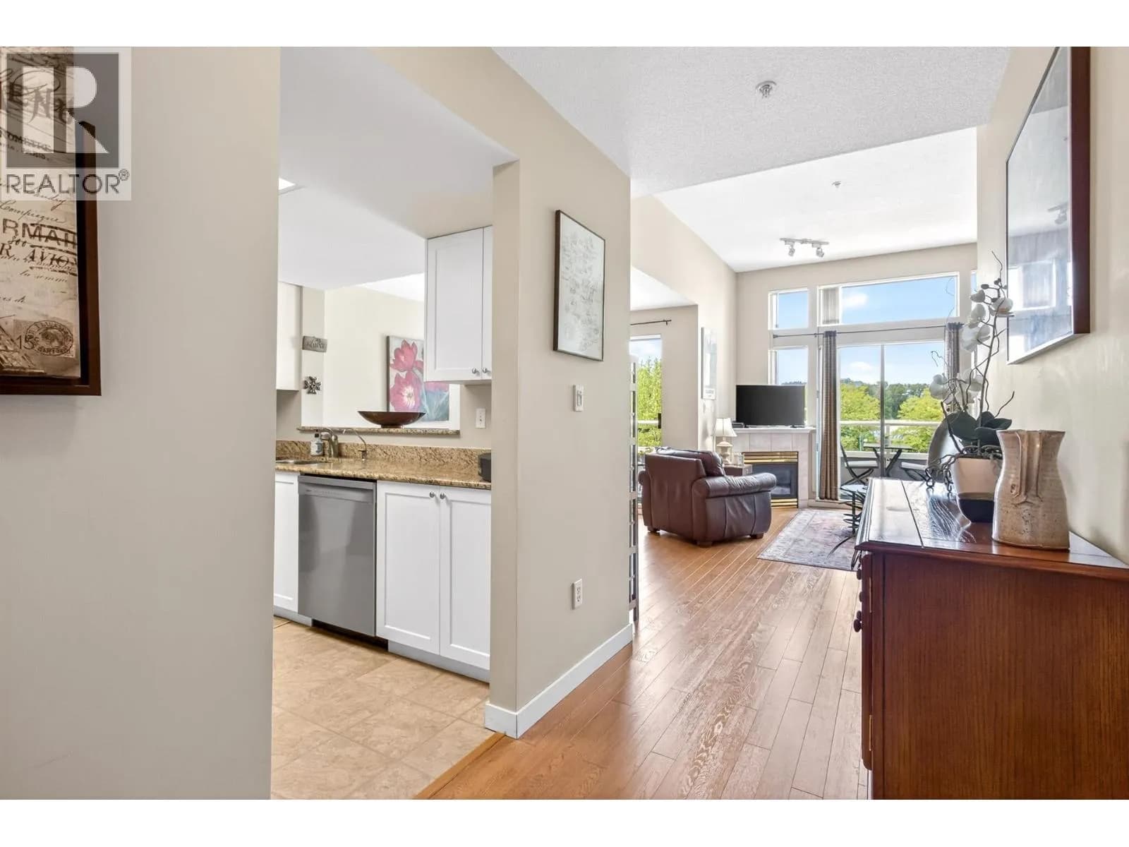 #409 220 NEWPORT DRIVE, Port Moody, BC photo 3
